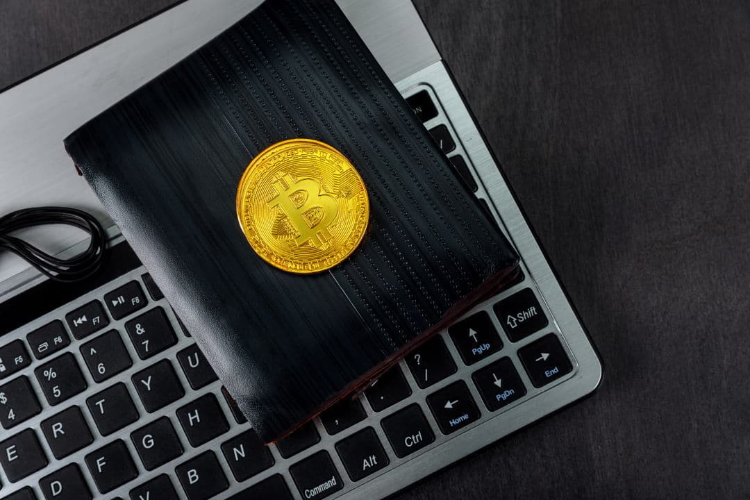 imtoken收到很多币-一夜暴富？imToken 钱包突然多出大量陌生币，我该如何是好？